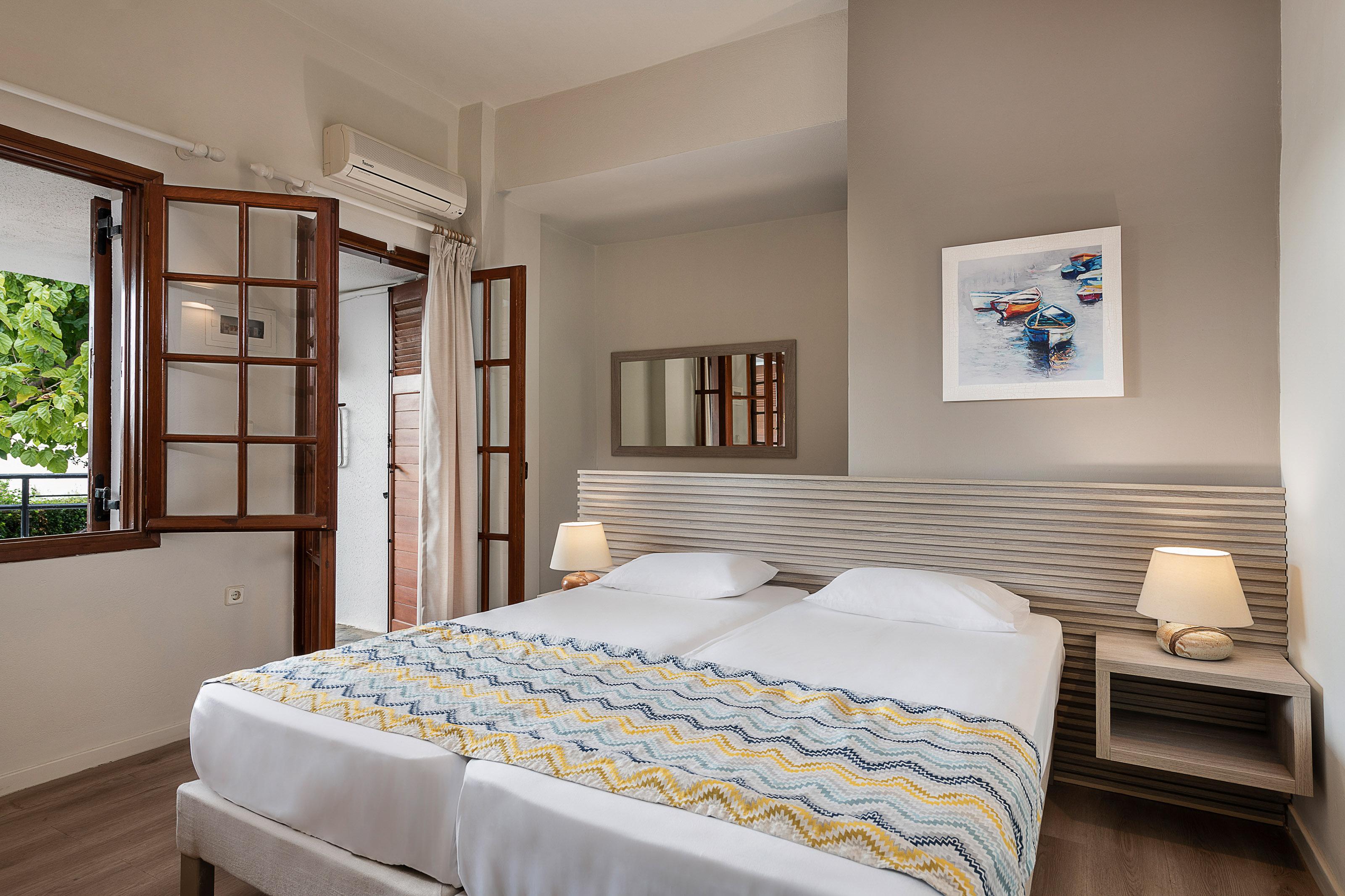 Alianthos Suites Tersanas Exterior photo